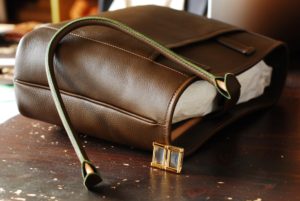 ビジネストートバッグ　『Mトート』　製作中のひとコマ